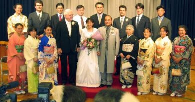 見よ、兄弟が共に座っている。なんという恵み、なんという喜び。