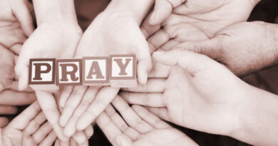 pray