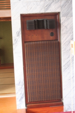speaker1