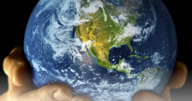 earth-in-His-hand